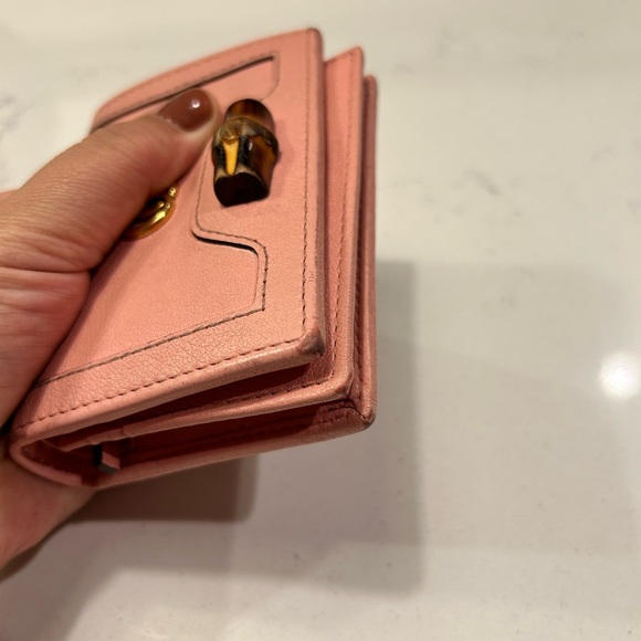 Gucci Diana Wallet - Picture 10 of 11